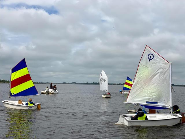 Zeilen op het Schildmeer